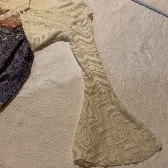 Venus dress with bell sleeves. Small - Picture 9 of 11